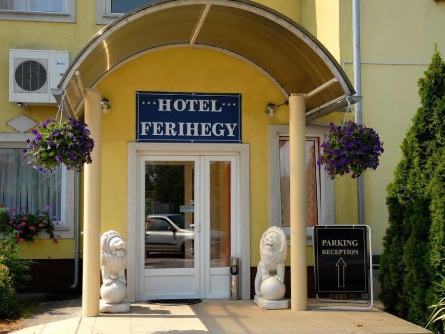 Hotel Ferihegy Vecses Bagian luar foto